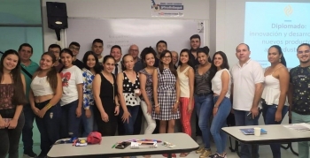 el tècnic del ceei salvador pifarré explica els nous models empresarials a la universitat d’ibagué, a colòmbia 